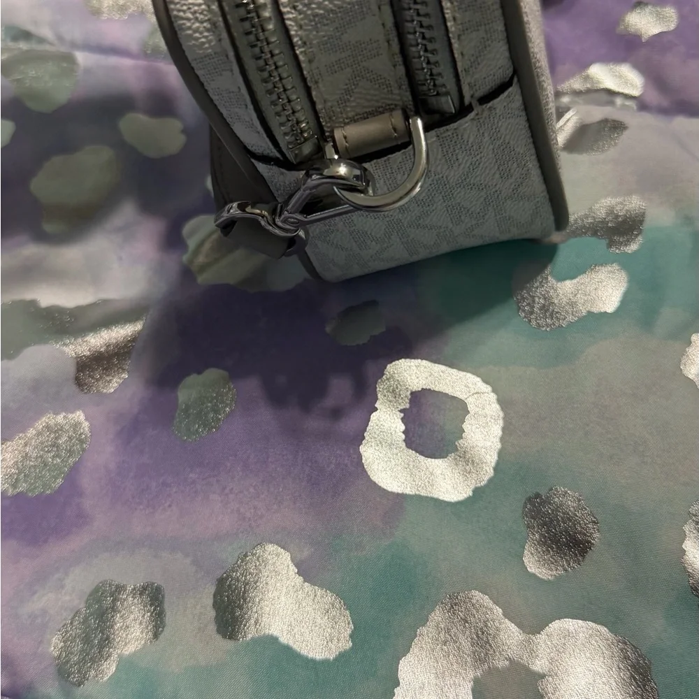 Michael Kors Cream and Gray MK Logo Crossbody Bag - Picture 3 of 4